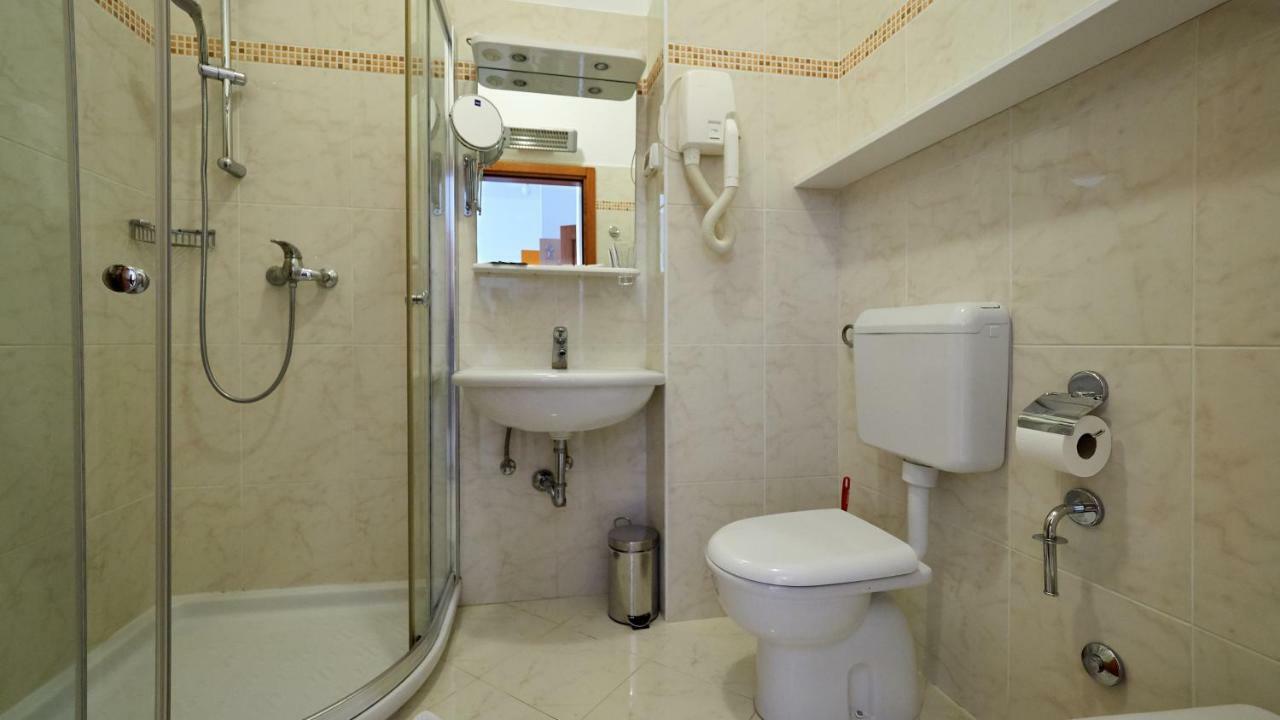 אומאג Villa Punta מראה חיצוני תמונה