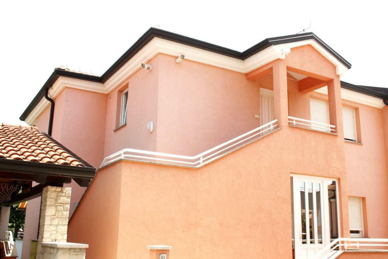 אומאג Villa Punta מראה חיצוני תמונה